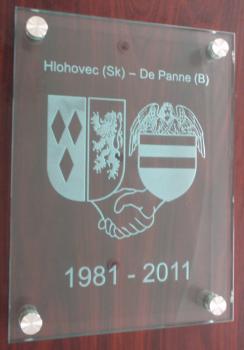 sklenená tabuľa - dar mestu Hlohovec sklenená tabuľa - dar mestu Hlohovec